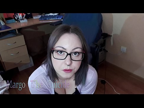 ❤️ Seksi djevojka s naočalama duboko siše dildo na kameri ❤❌ Seks video kod nas ❌❤